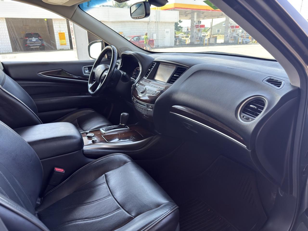 2015 Infiniti QX60 - NO ACCIDENTS - ONE OWNER Photo