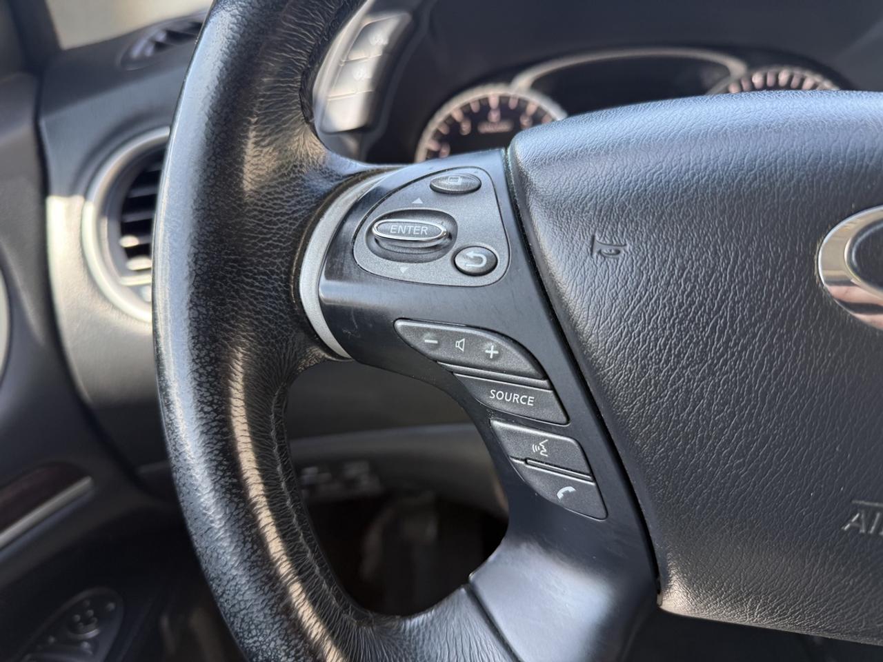 2015 Infiniti QX60 - NO ACCIDENTS - ONE OWNER Photo