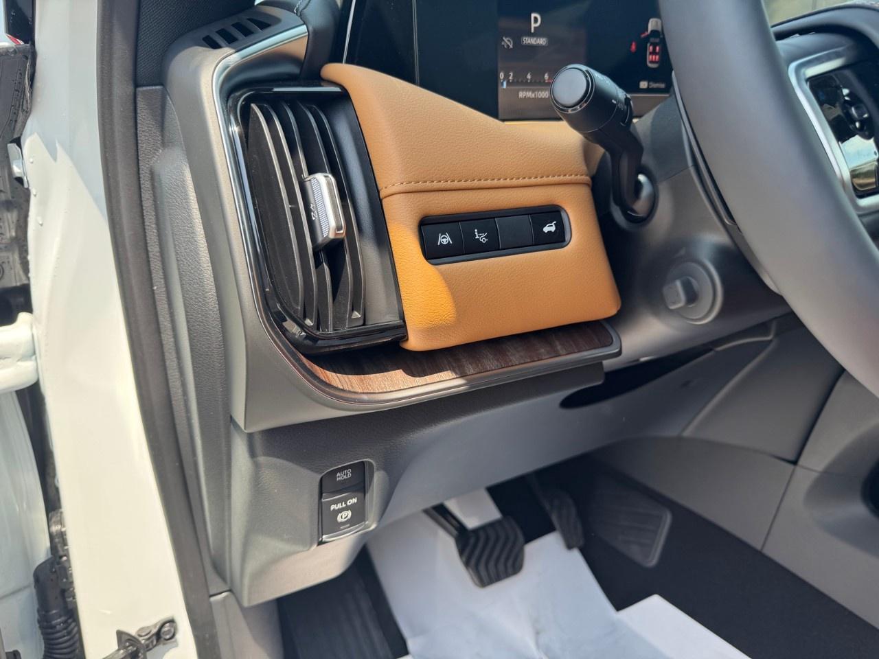 2026 Nissan Armada 4x4 Platinum Reserve Photo