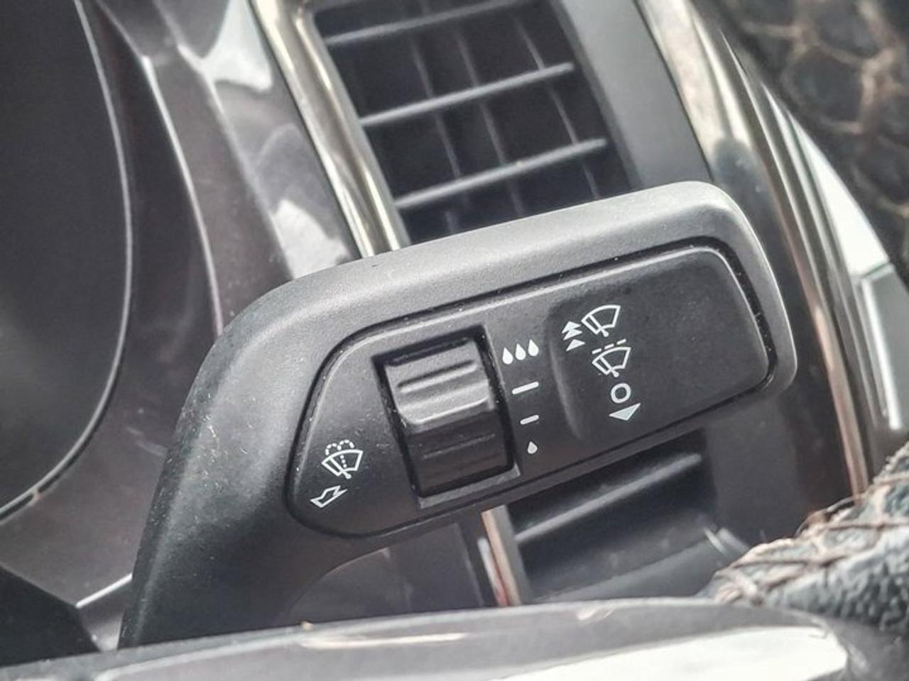2021 Ford Ranger LARIAT 4x4 | Leather | Heated Seats | Lane Keep | Blind Spot | and More ! Photo