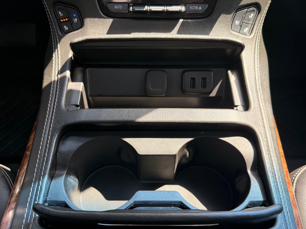 2019 Chevrolet Suburban Premier Photo