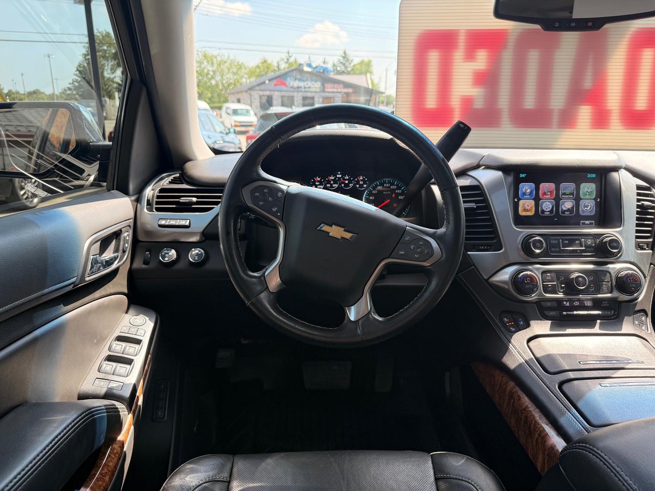 2019 Chevrolet Suburban Premier Photo