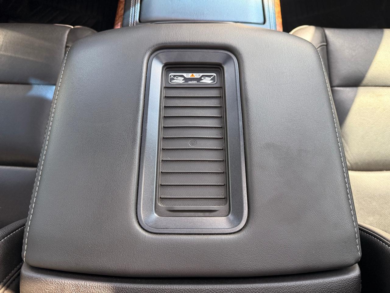 2019 Chevrolet Suburban Premier Photo