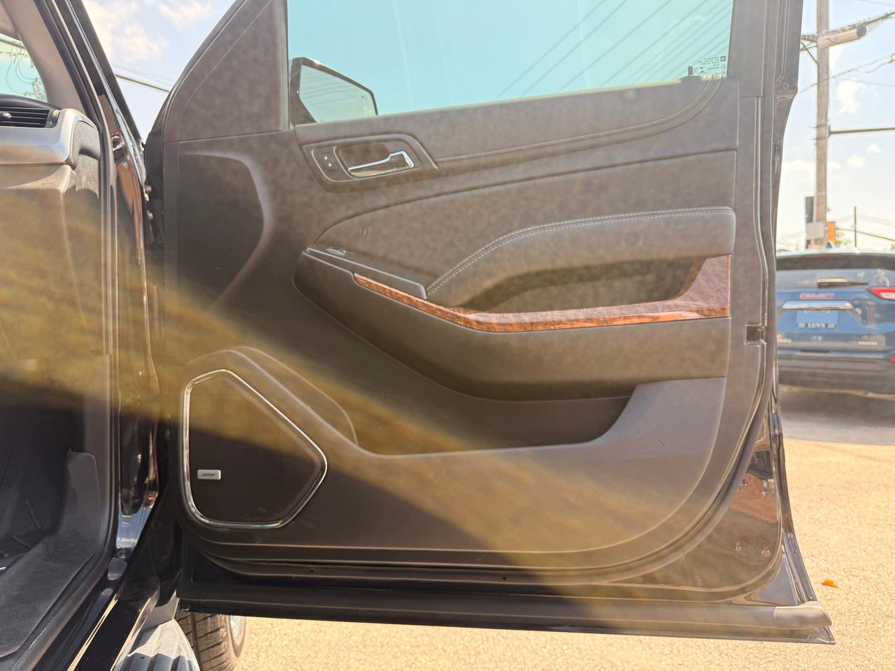 2019 Chevrolet Suburban Premier Photo