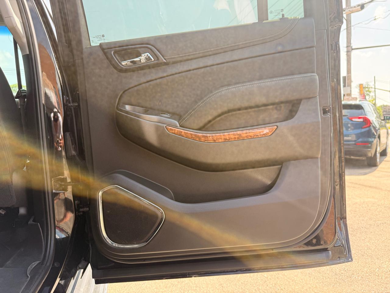 2019 Chevrolet Suburban Premier Photo