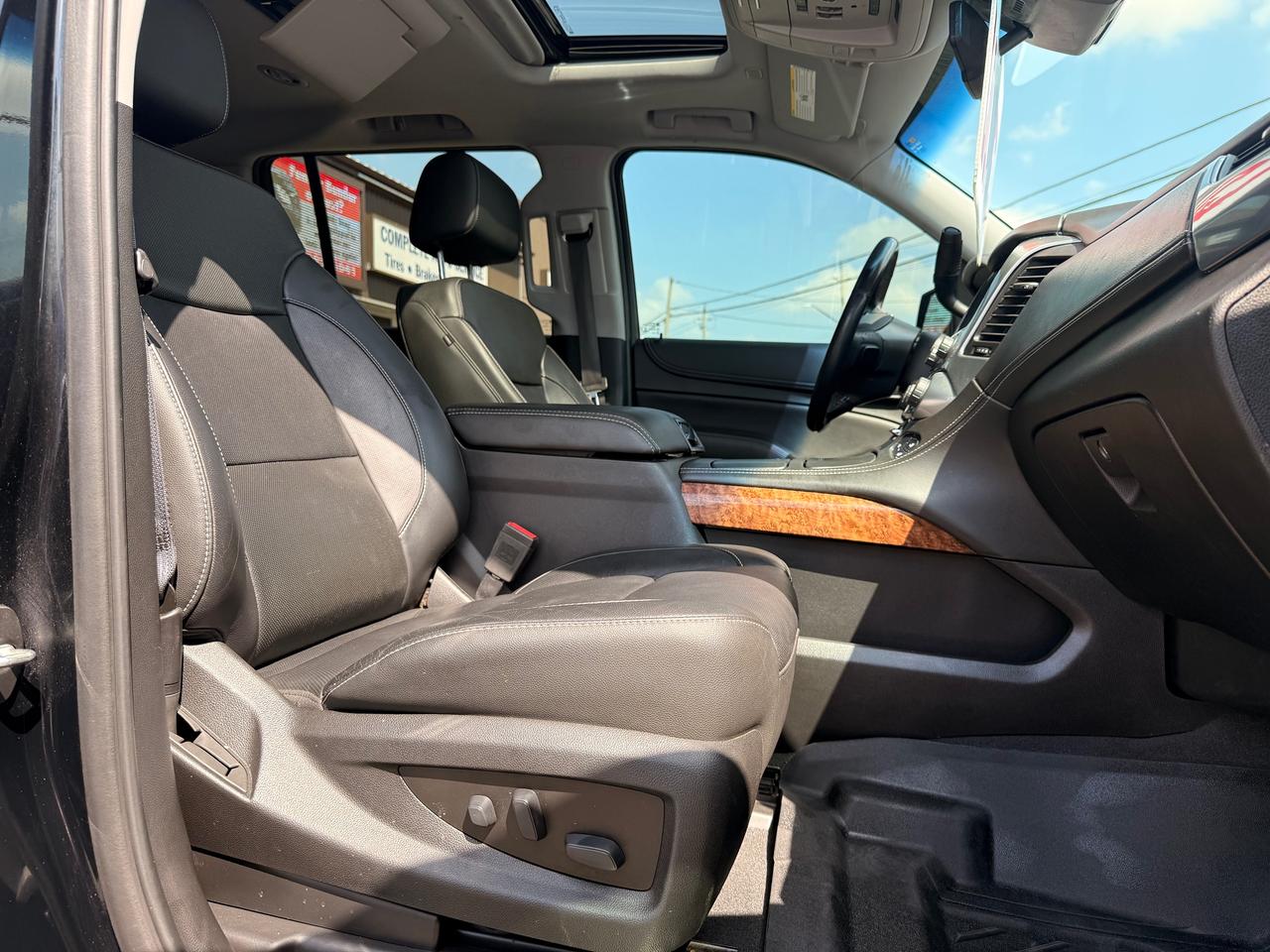 2019 Chevrolet Suburban Premier Photo
