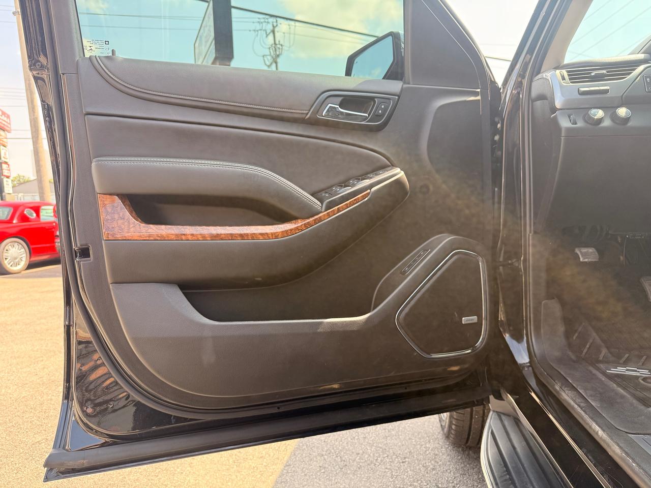 2019 Chevrolet Suburban Premier Photo
