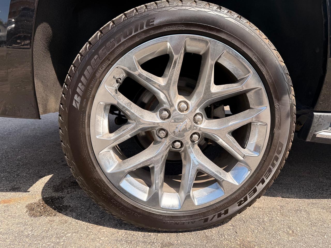 2019 Chevrolet Suburban Premier Photo