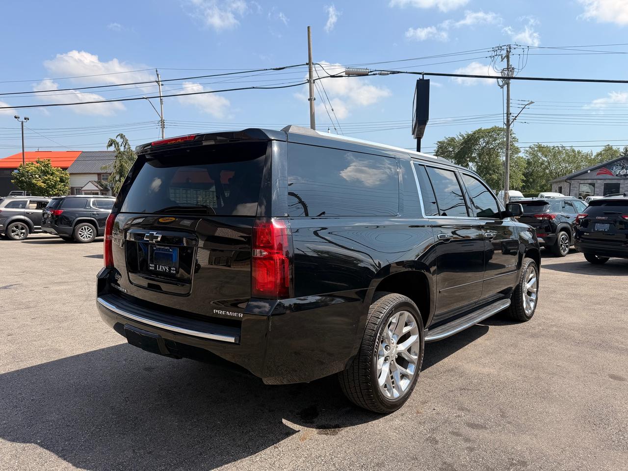 2019 Chevrolet Suburban Premier Photo