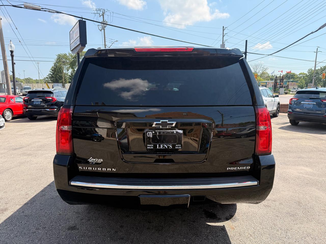 2019 Chevrolet Suburban Premier Photo