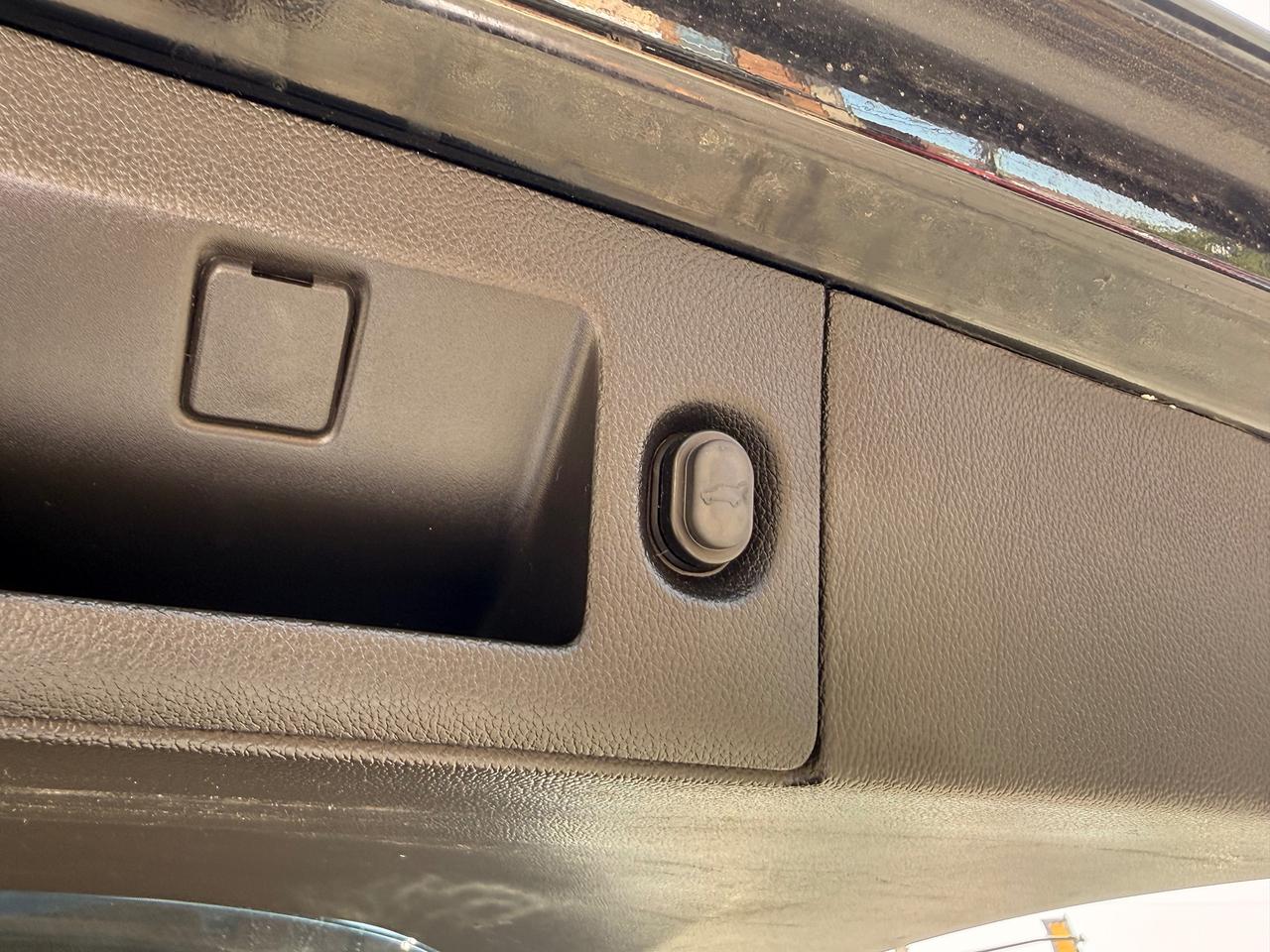 2019 Chevrolet Suburban Premier Photo