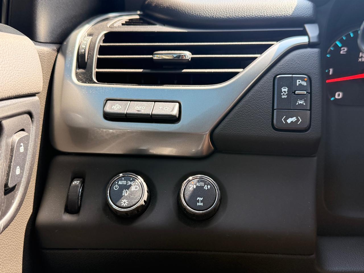 2019 Chevrolet Suburban Premier Photo