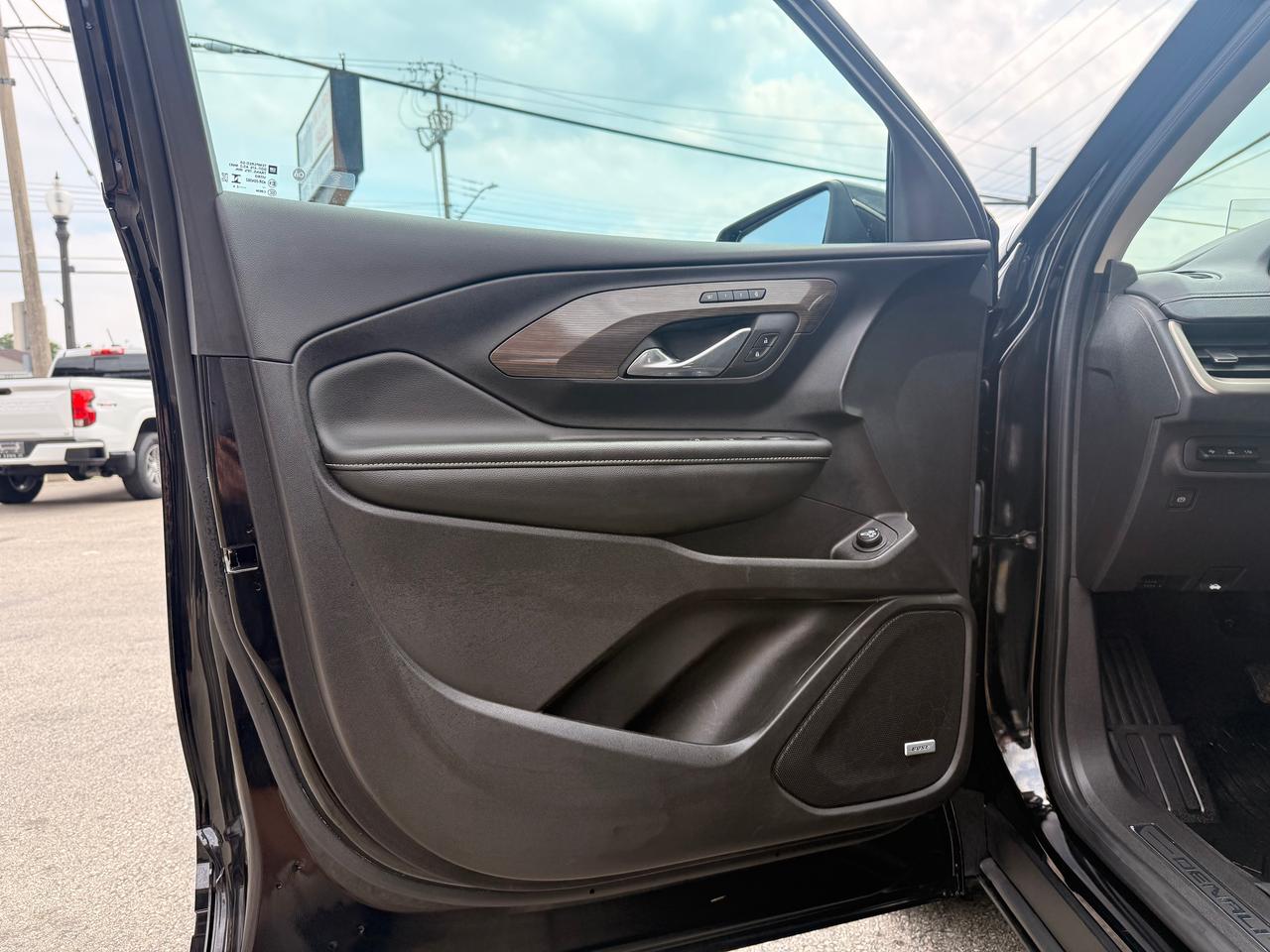 2024 GMC Terrain Denali Photo
