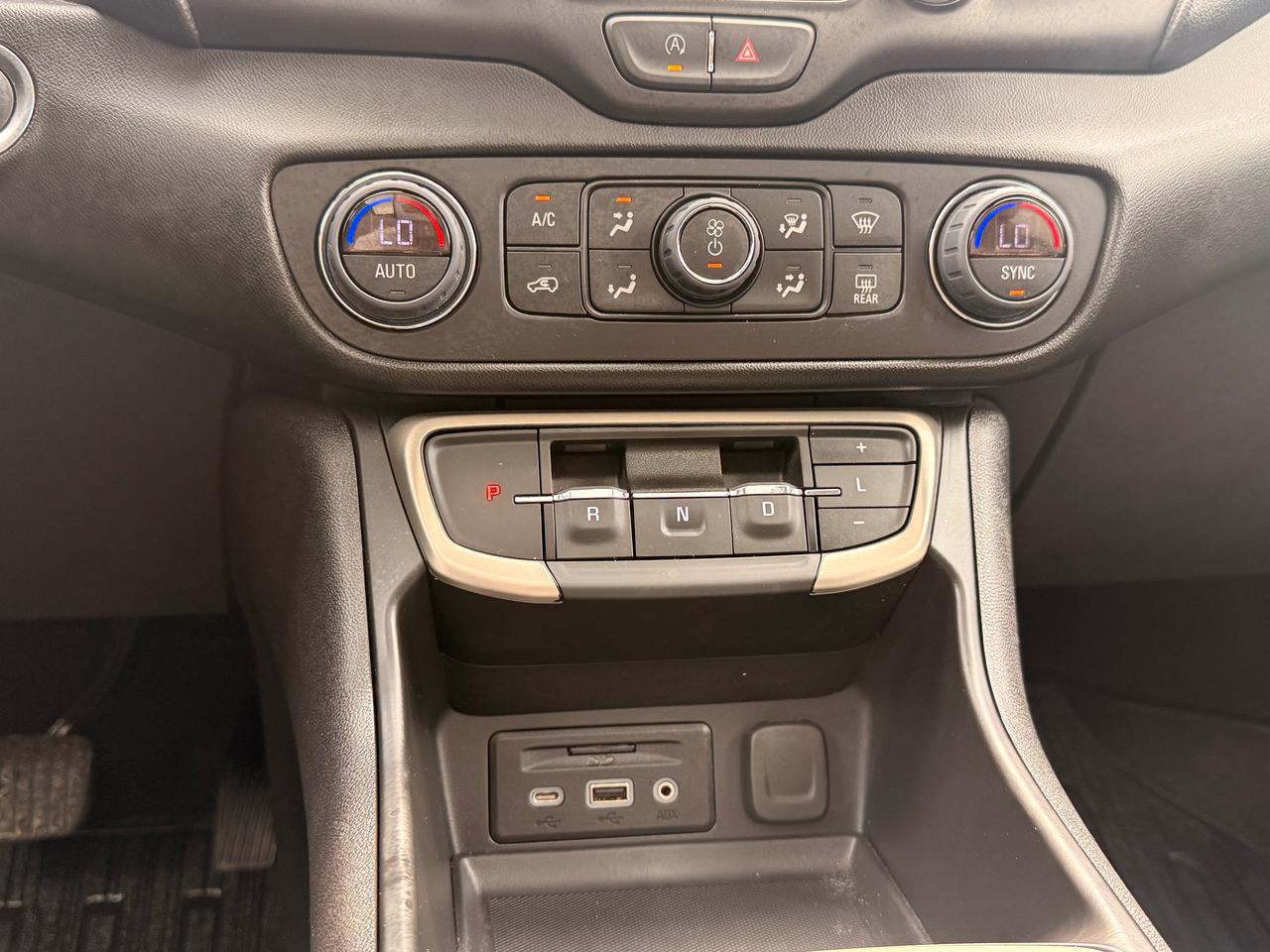 2024 GMC Terrain Denali Photo