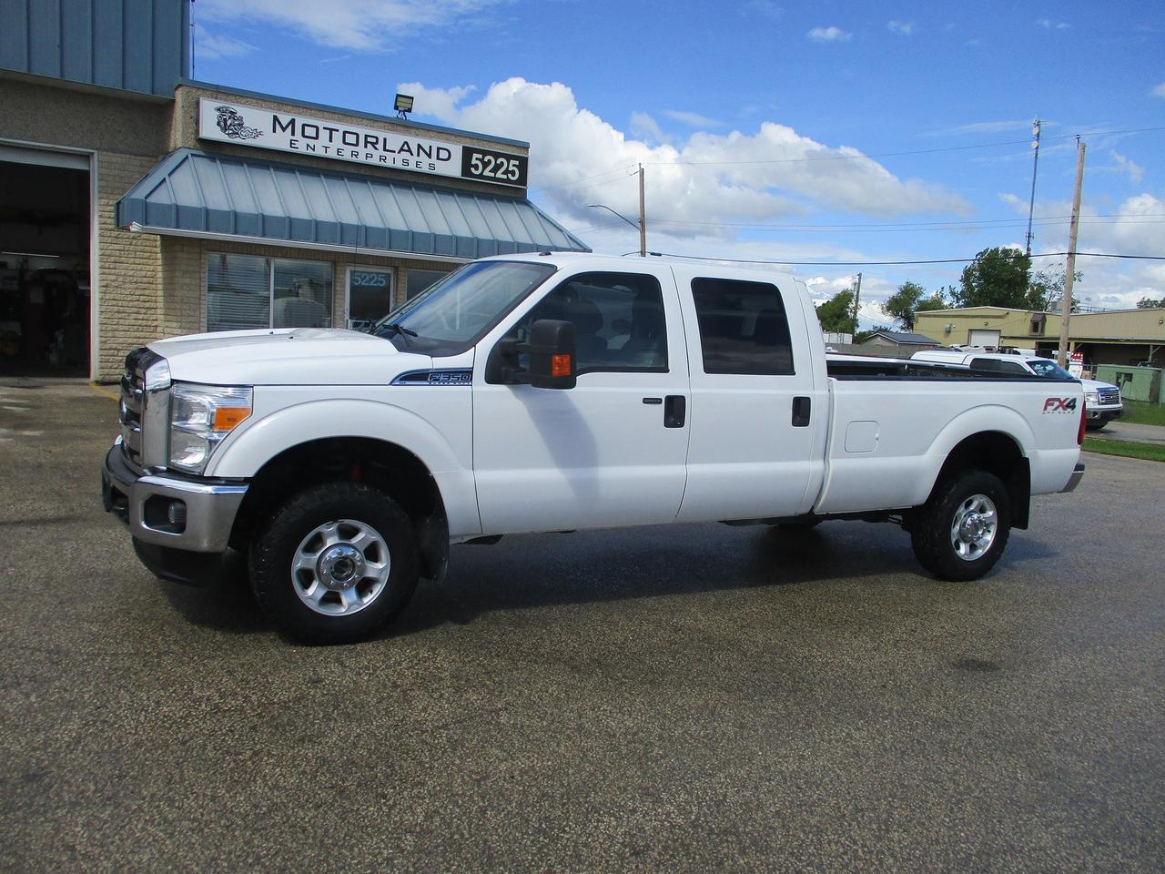 2015 Ford SUPER DUTY F-350 SRW XLT - Photo #1