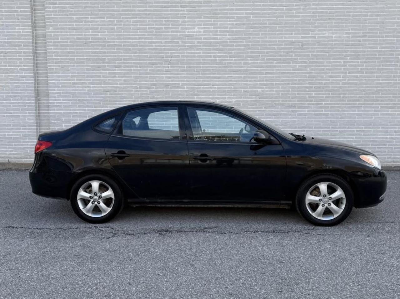 2010 Hyundai Elantra Limited - AUTO, LEATHER, SUNROOF, HEATED SEATS! Photo8