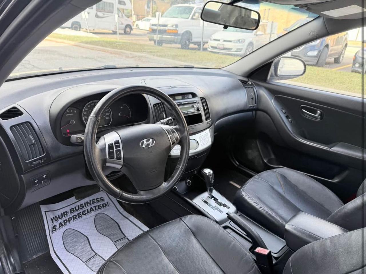 2010 Hyundai Elantra Limited - AUTO, LEATHER, SUNROOF, HEATED SEATS! Photo12