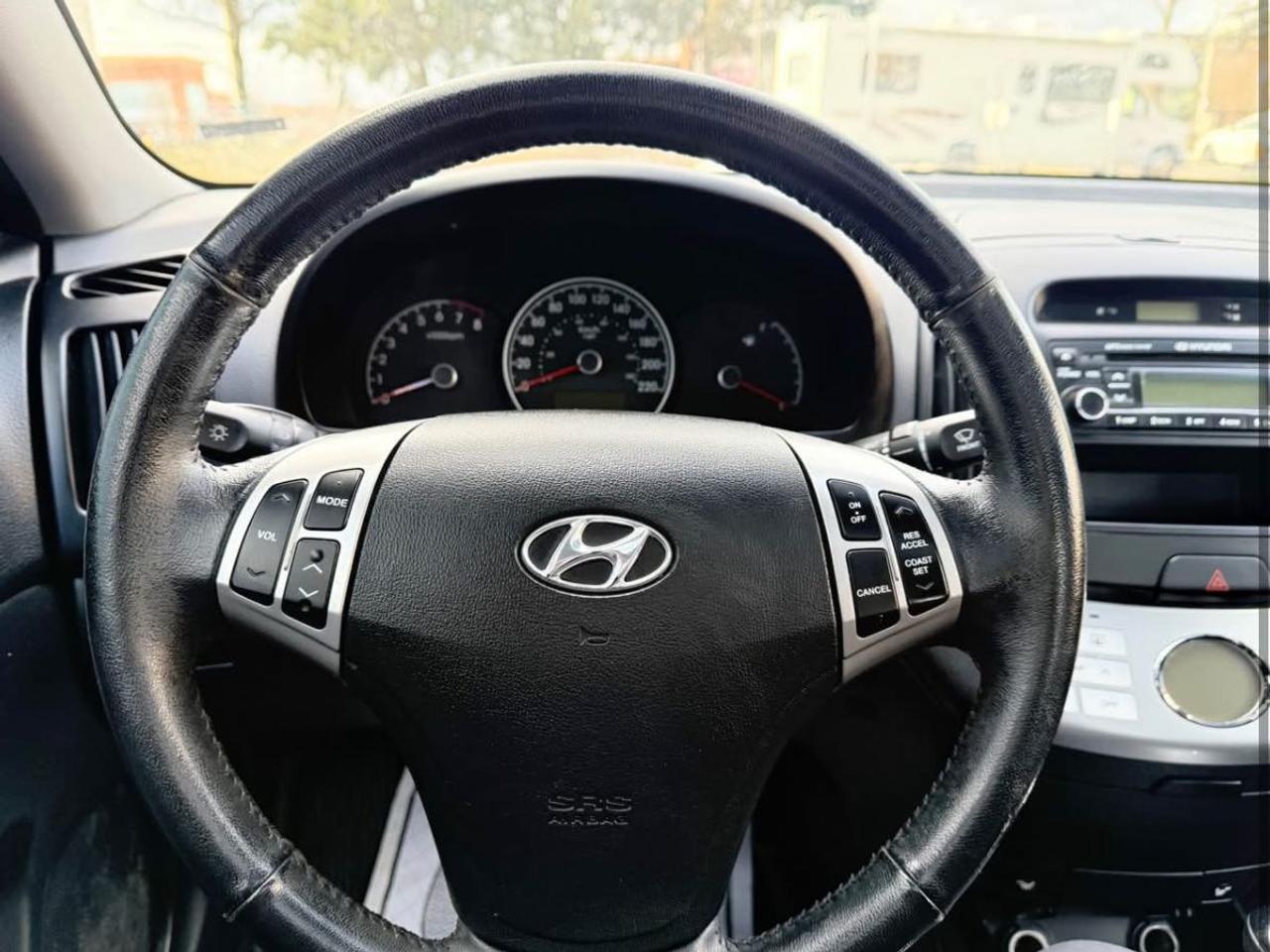 2010 Hyundai Elantra Limited - AUTO, LEATHER, SUNROOF, HEATED SEATS! Photo38