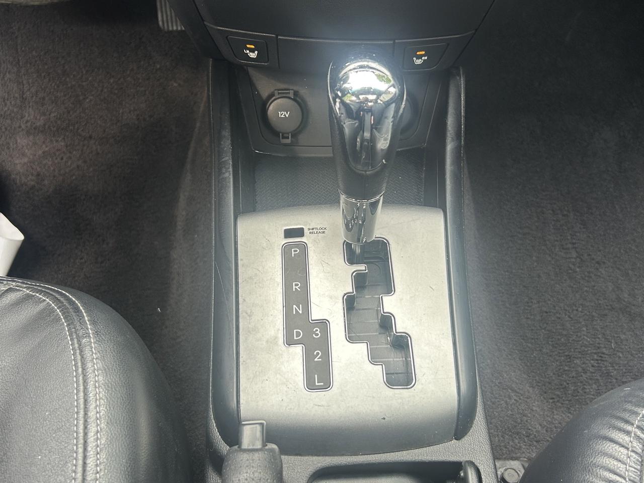 2010 Hyundai Elantra Limited - AUTO, LEATHER, SUNROOF, HEATED SEATS! - Photo #21