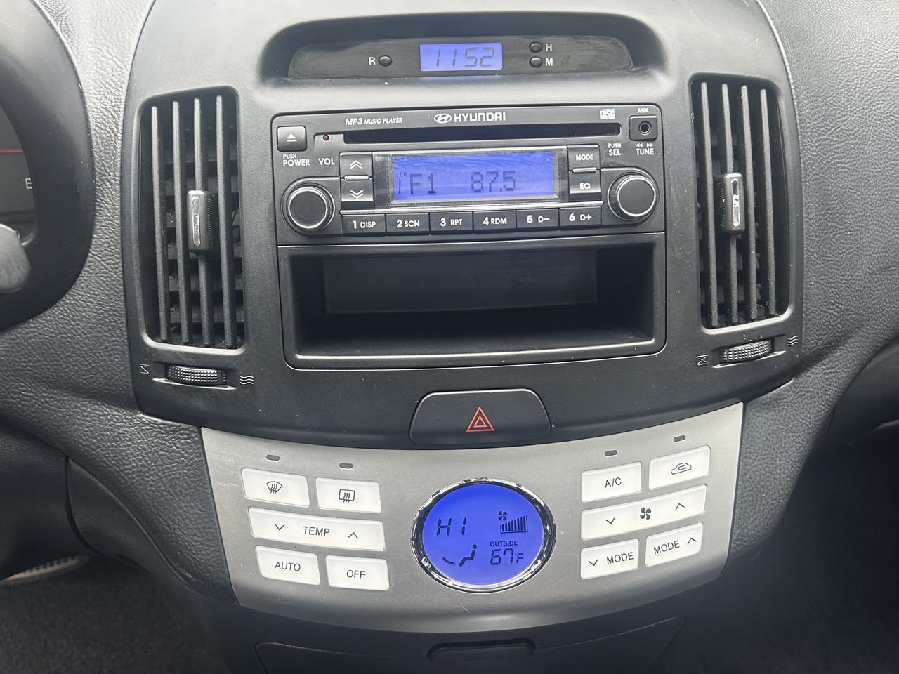 2010 Hyundai Elantra Limited - AUTO, LEATHER, SUNROOF, HEATED SEATS! - Photo #20