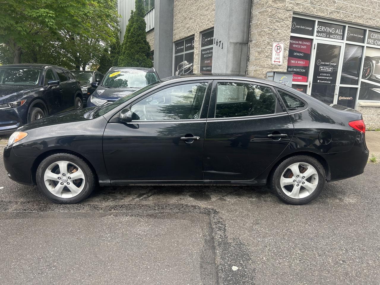 2010 Hyundai Elantra Limited - AUTO, LEATHER, SUNROOF, HEATED SEATS! Photo