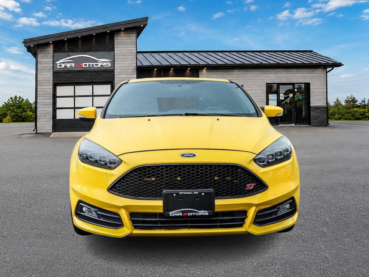 2018 Ford Focus ST Base 4dr Hatchback Photo5