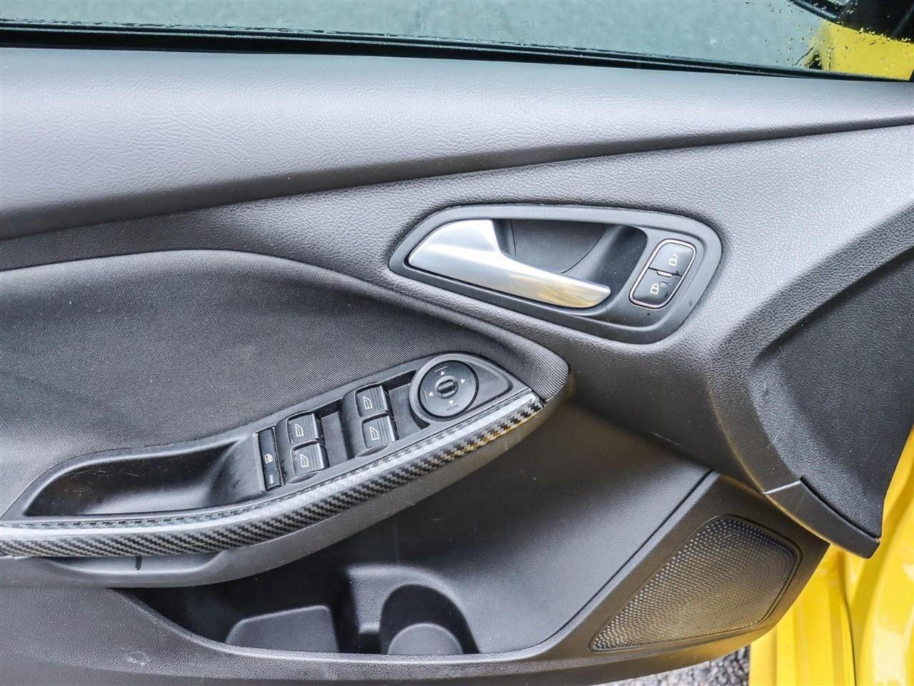 2018 Ford Focus ST Base 4dr Hatchback Photo