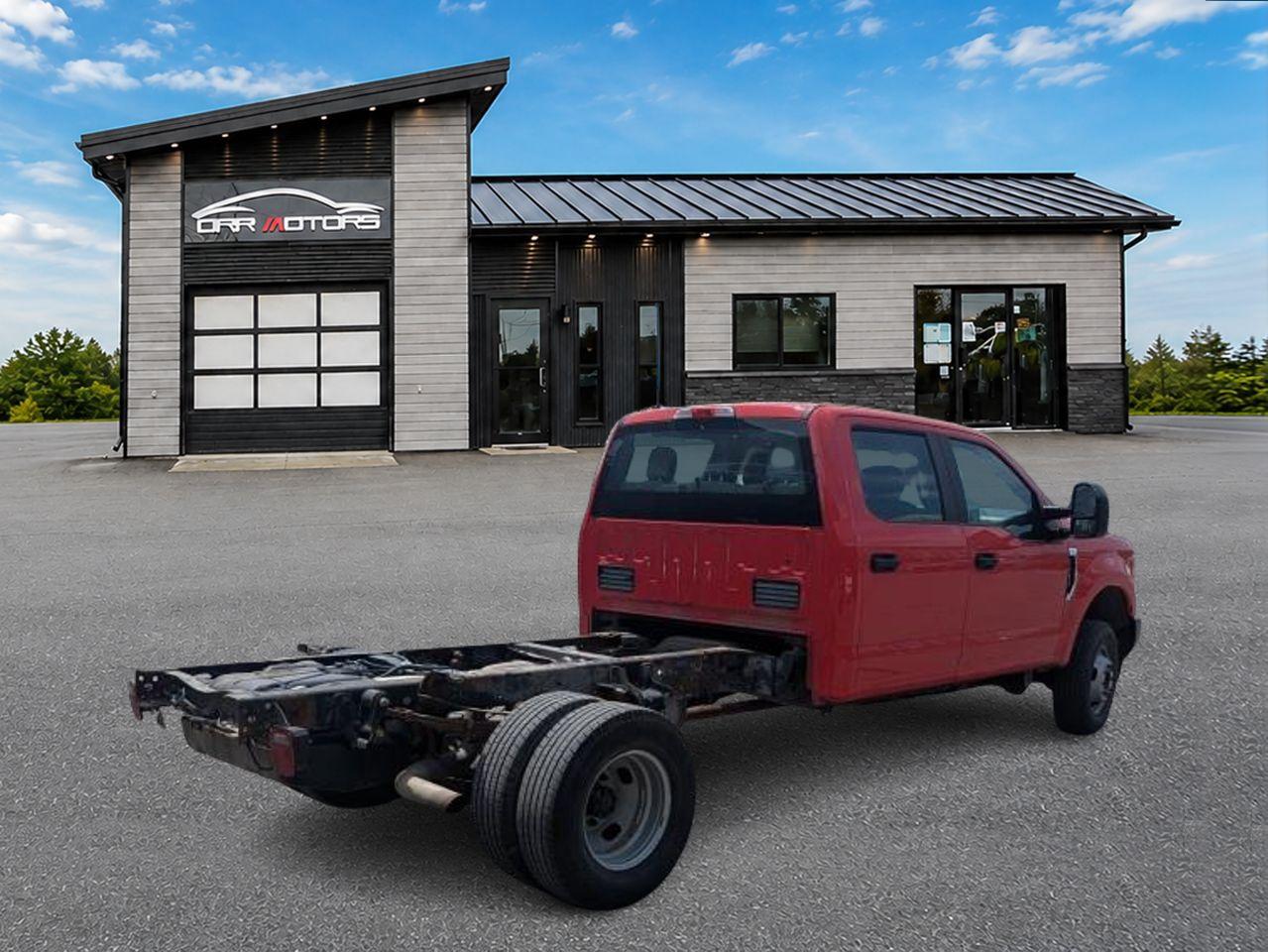 2017 Ford F-350 Chassis XL 4x4 SD Crew Cab 179 in. WB DRW Photo