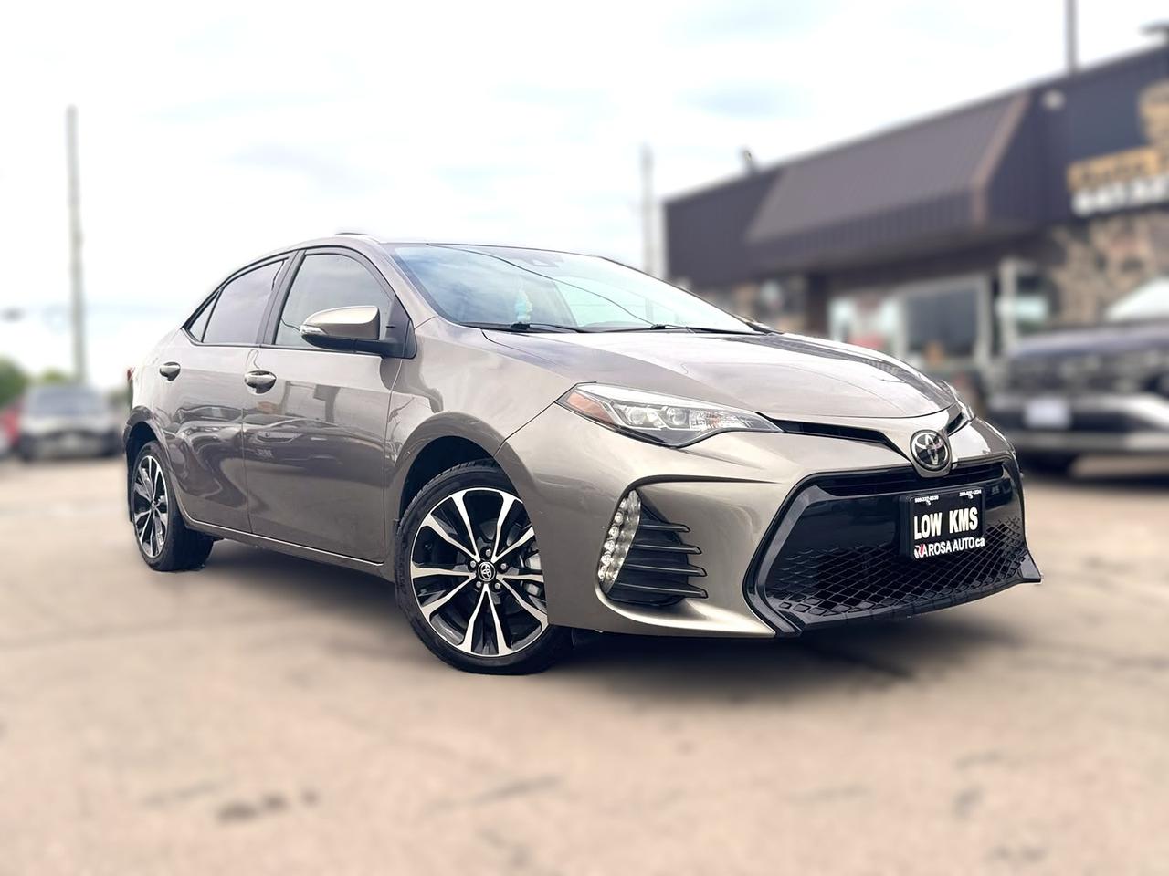 2019 Toyota Corolla SE LOW KM HEATED SEATS BACKUP CAM SAEFTY NEW BRAKE - Photo #1