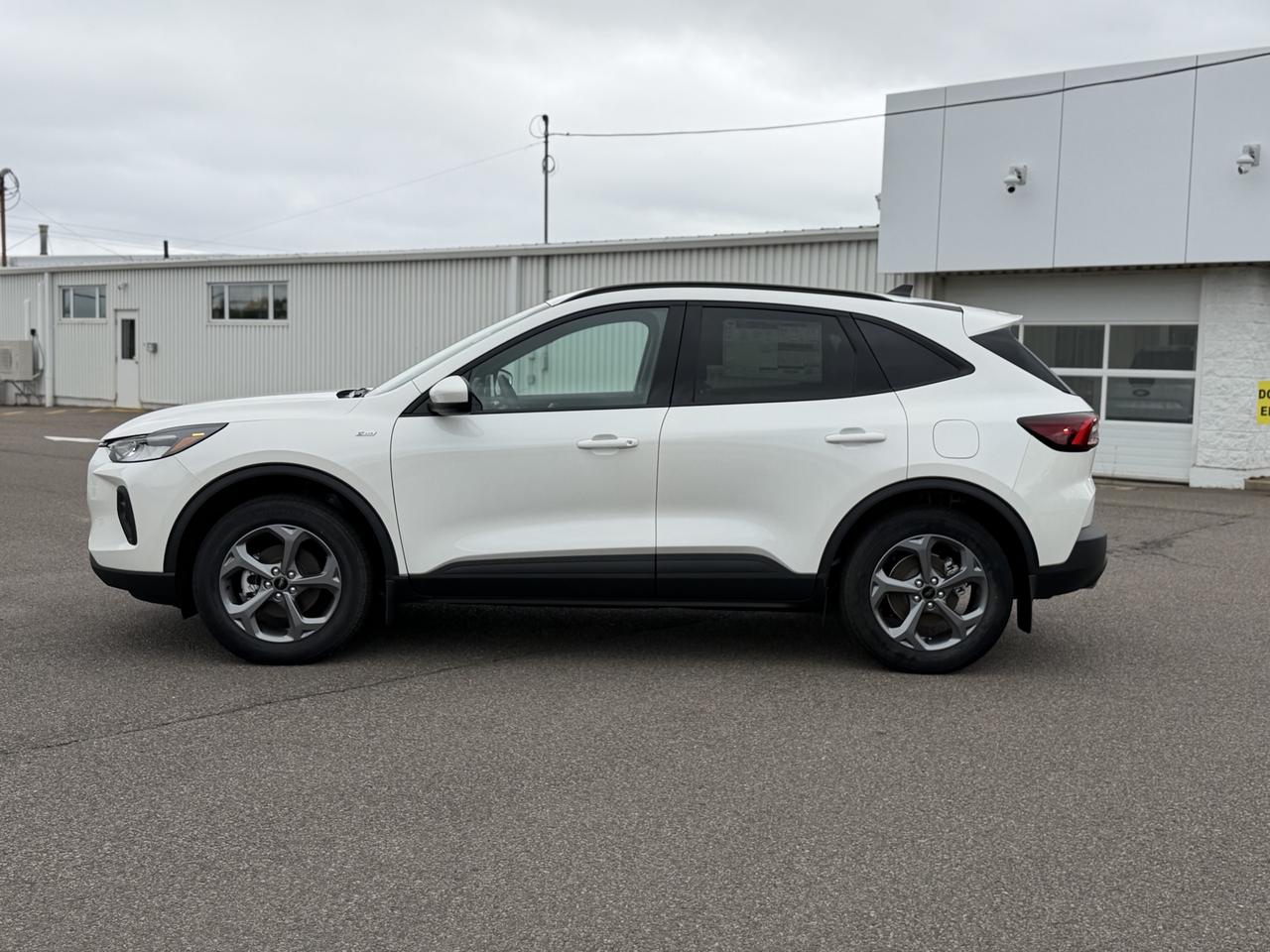 2026 Ford Escape ST-Line Select AWD Photo3