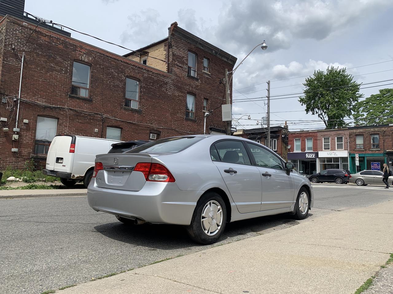 2009 Honda Civic 4dr Auto DX-G Photo