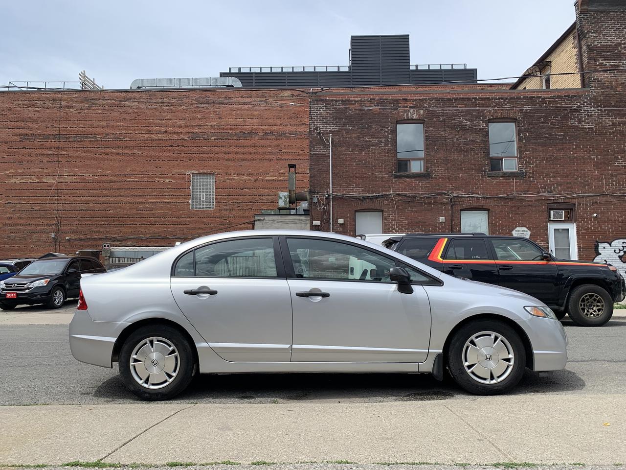 2009 Honda Civic 4dr Auto DX-G Photo
