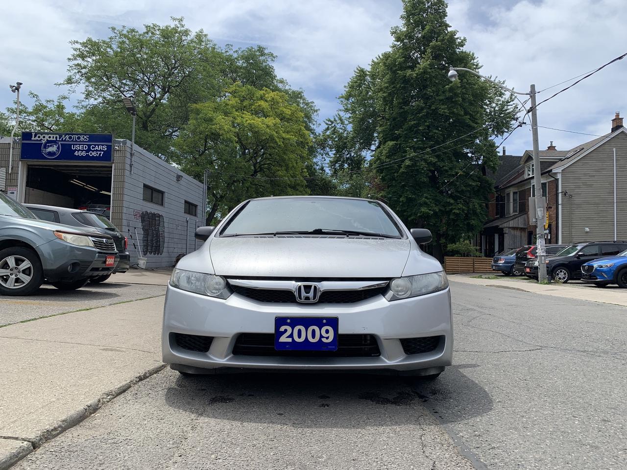 2009 Honda Civic 4dr Auto DX-G Photo