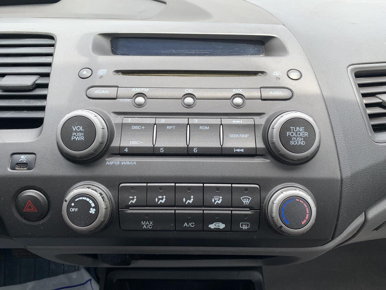2009 Honda Civic 4dr Auto DX-G Photo