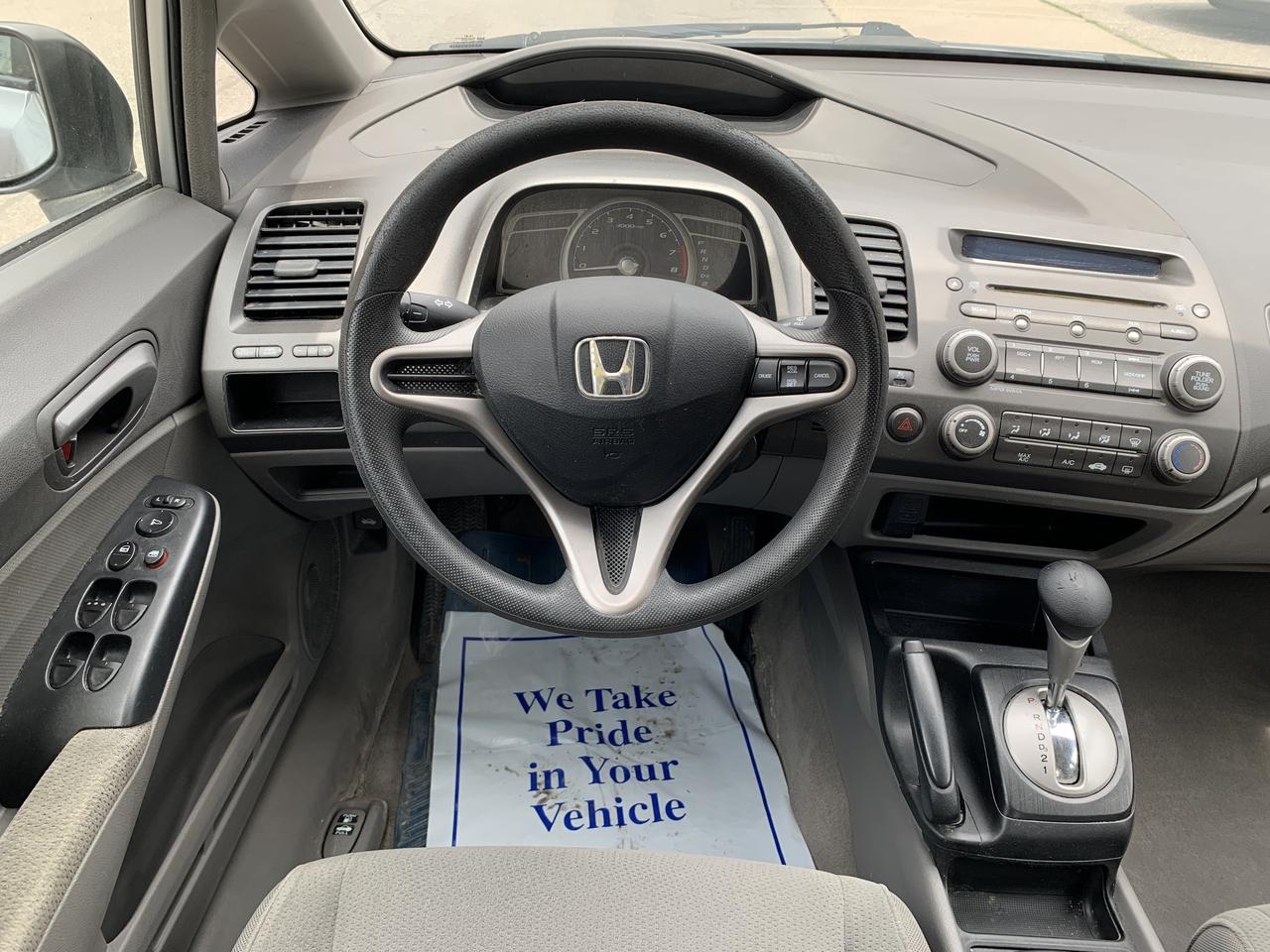 2009 Honda Civic 4dr Auto DX-G Photo