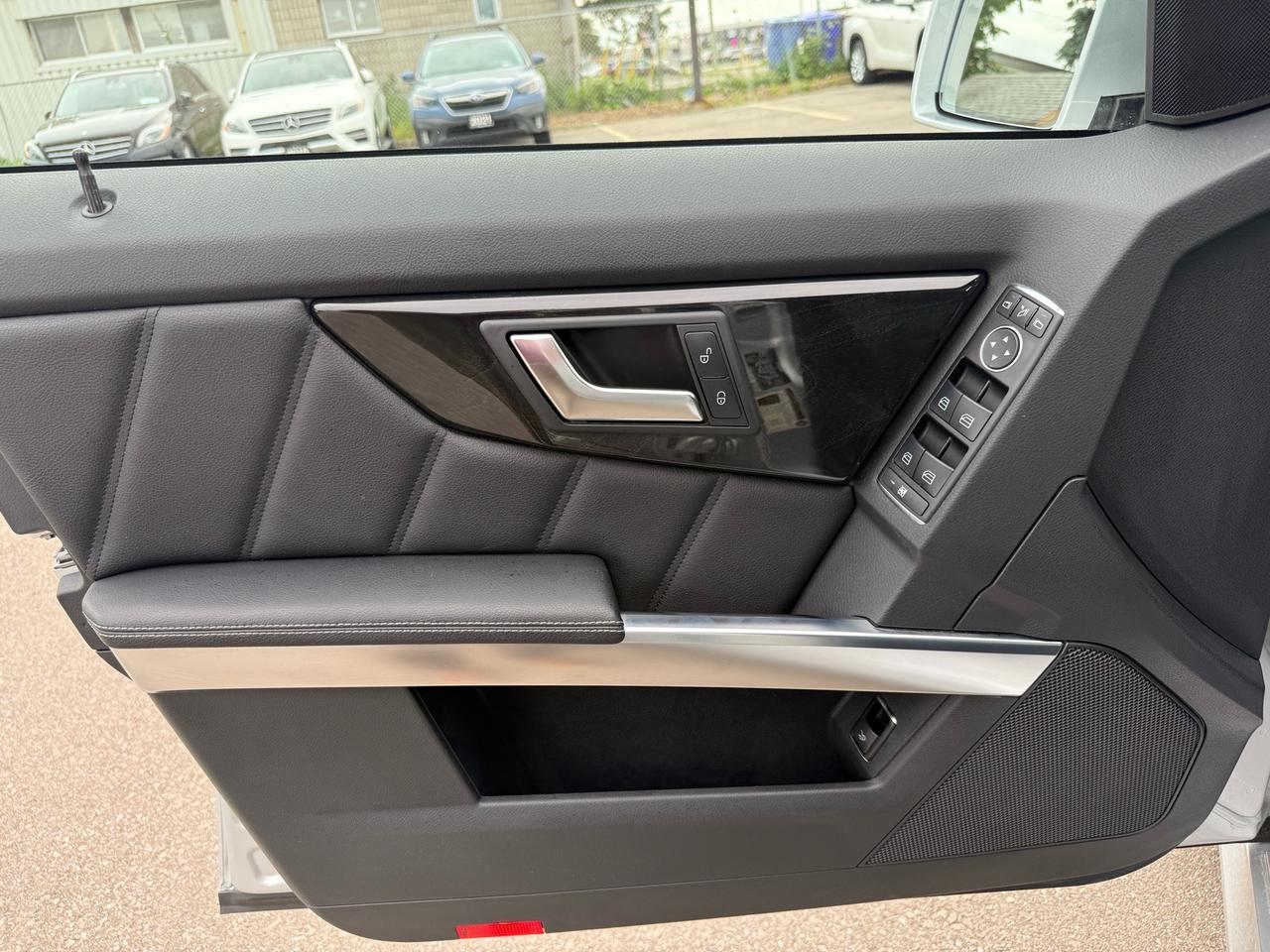 2013 Mercedes-Benz GLK-Class GLK 350 ACCIDENT FREE 1-OWNER NAVI CAM DUAL SUNROO Photo