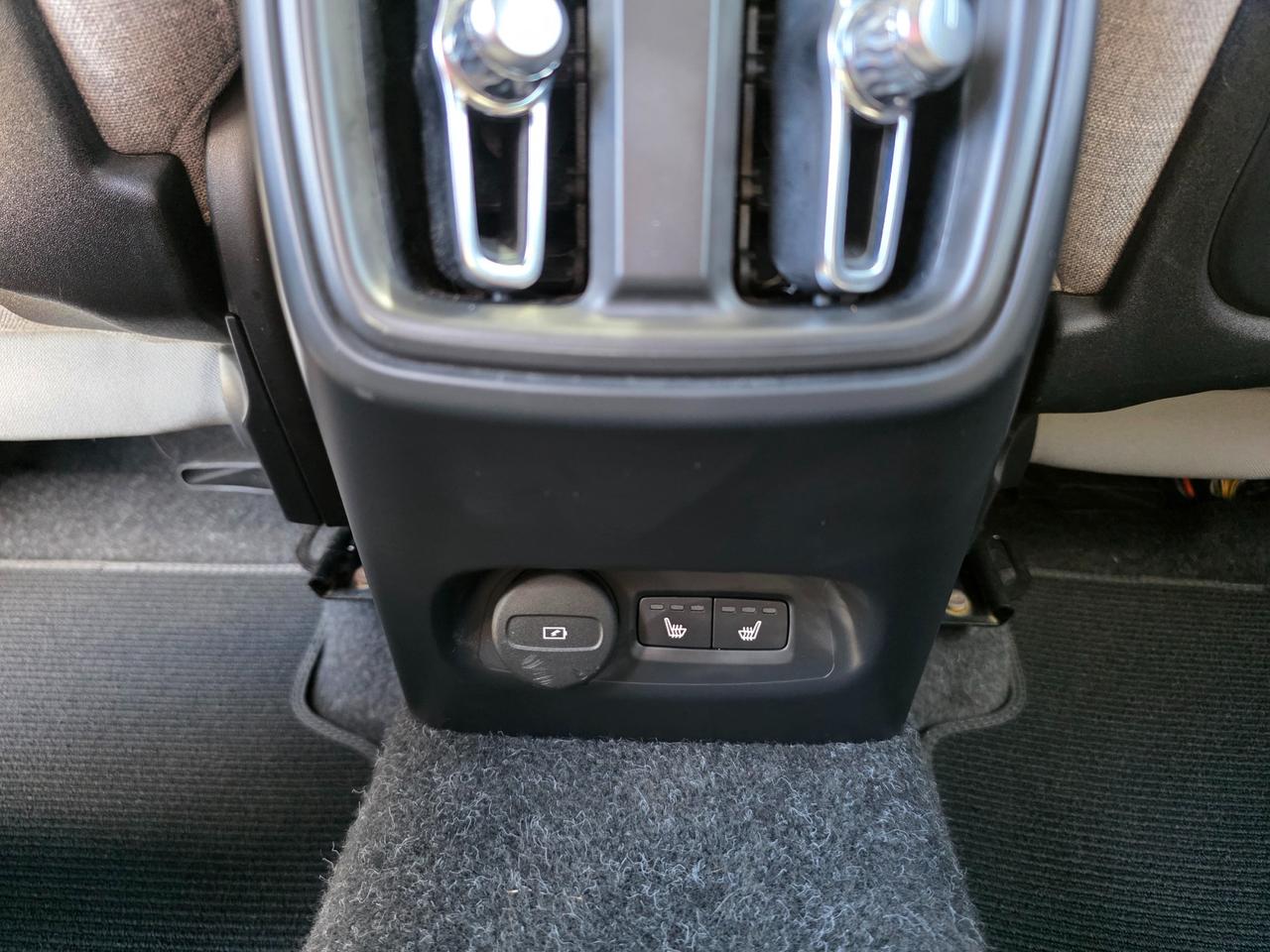 2024 Volvo XC40 Recharge Pure Electric Twin Ultimate 4dr All-Wheel Drive Sport Utility Photo