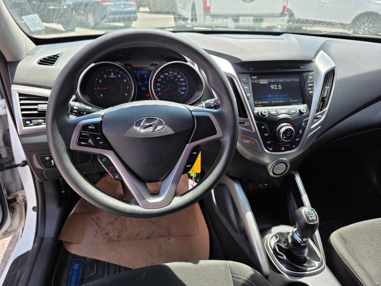 2016 Hyundai Veloster Turbo (M6) 3dr Hatchback Photo