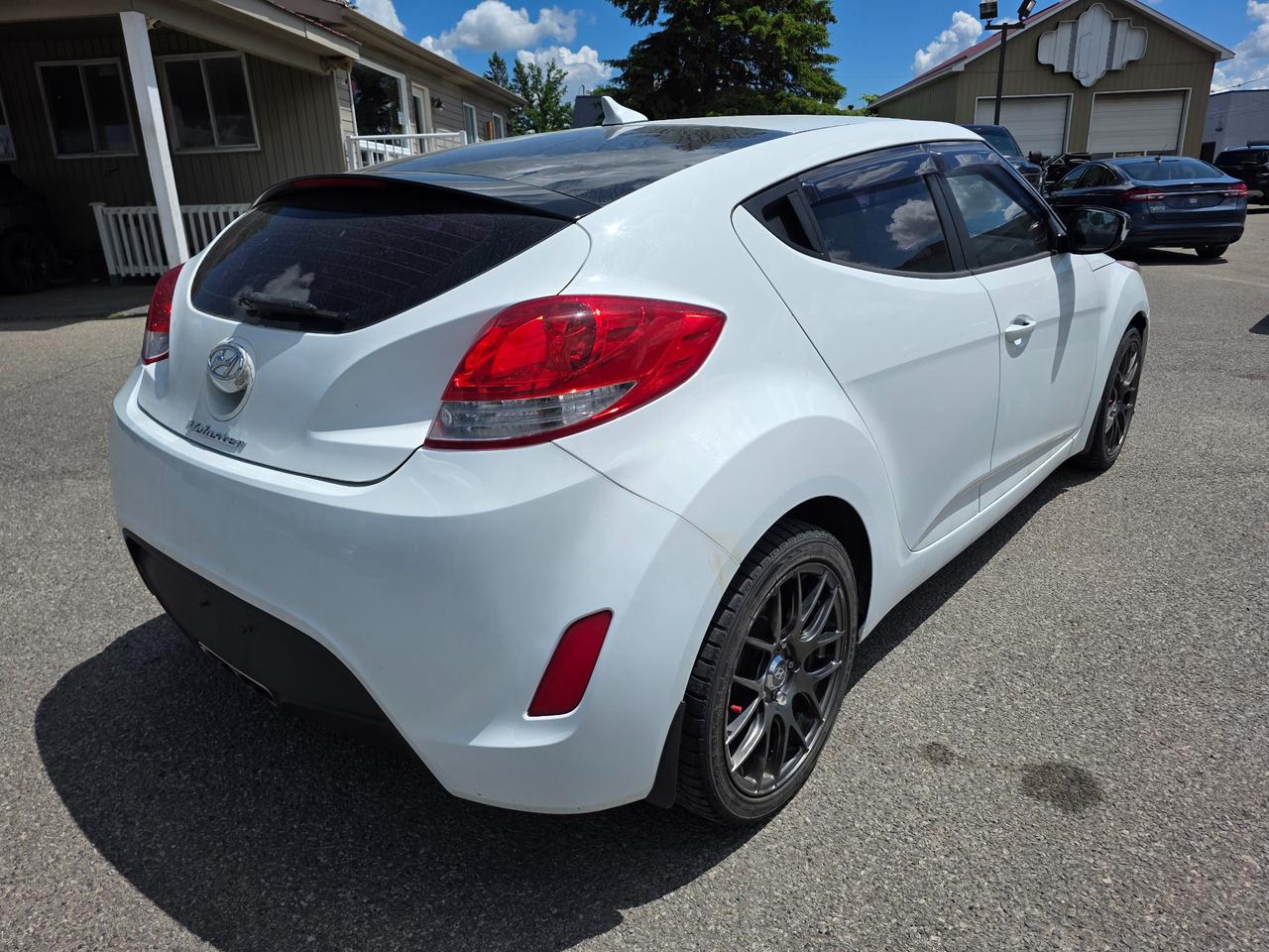 2016 Hyundai Veloster Turbo (M6) 3dr Hatchback Photo
