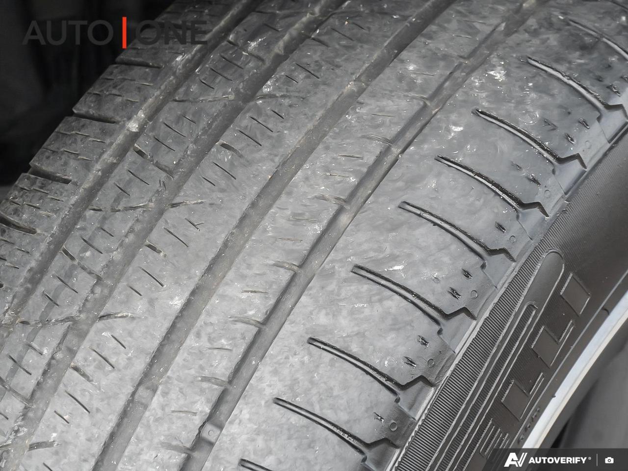 2021 Mercedes-Benz GLC-Class CARFAX CLEAN   AMG WHEELS   4MATIC Photo