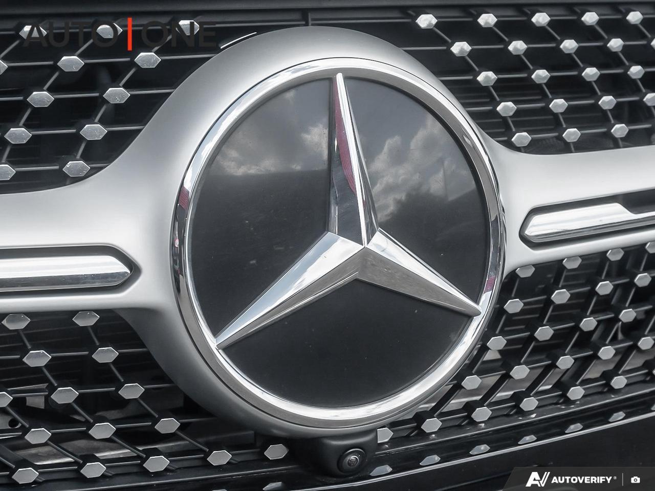 2021 Mercedes-Benz GLC-Class CARFAX CLEAN   AMG WHEELS   4MATIC Photo