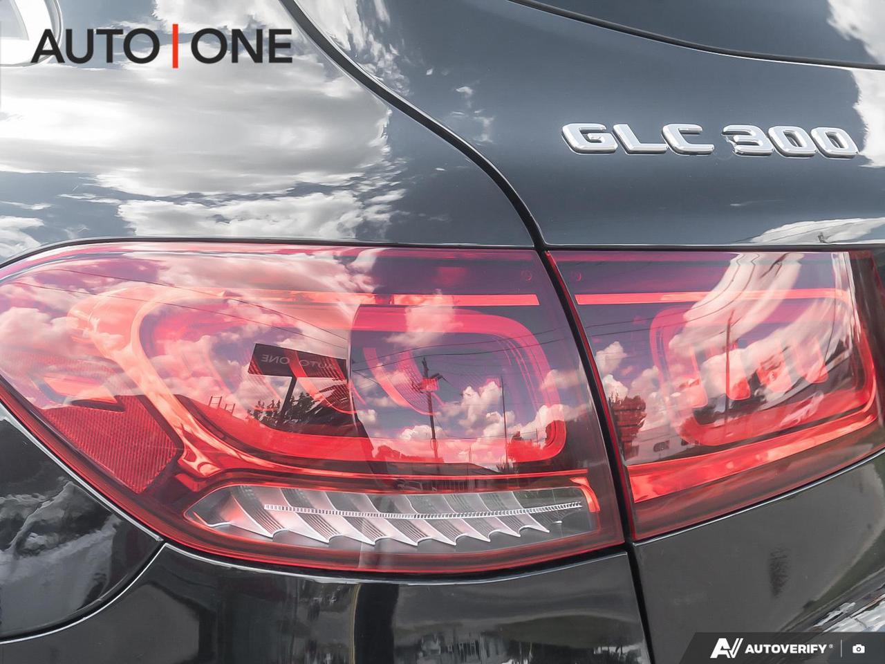 2021 Mercedes-Benz GLC-Class CARFAX CLEAN   AMG WHEELS   4MATIC Photo