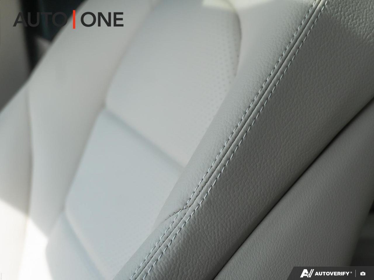 2021 Mercedes-Benz GLC-Class CARFAX CLEAN   AMG WHEELS   4MATIC Photo