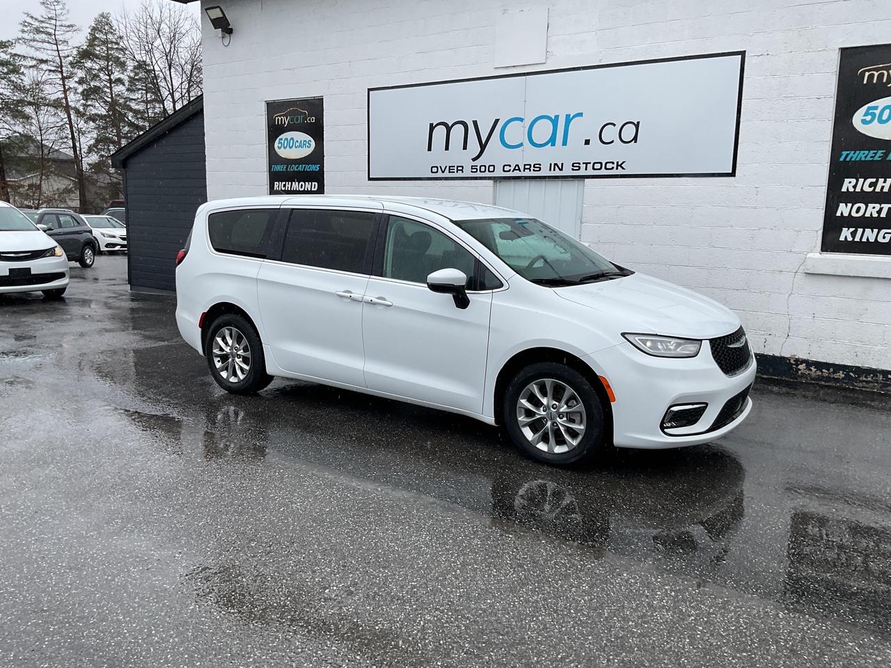 2023 Chrysler Pacifica Touring-L All-Wheel Drive Passenger Van Photo0