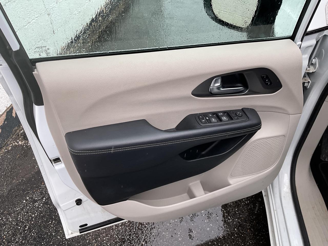 2023 Chrysler Pacifica Touring-L All-Wheel Drive Passenger Van Photo