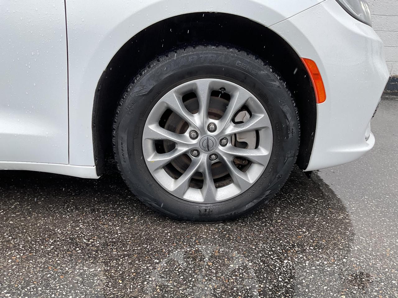 2023 Chrysler Pacifica Touring-L All-Wheel Drive Passenger Van Photo