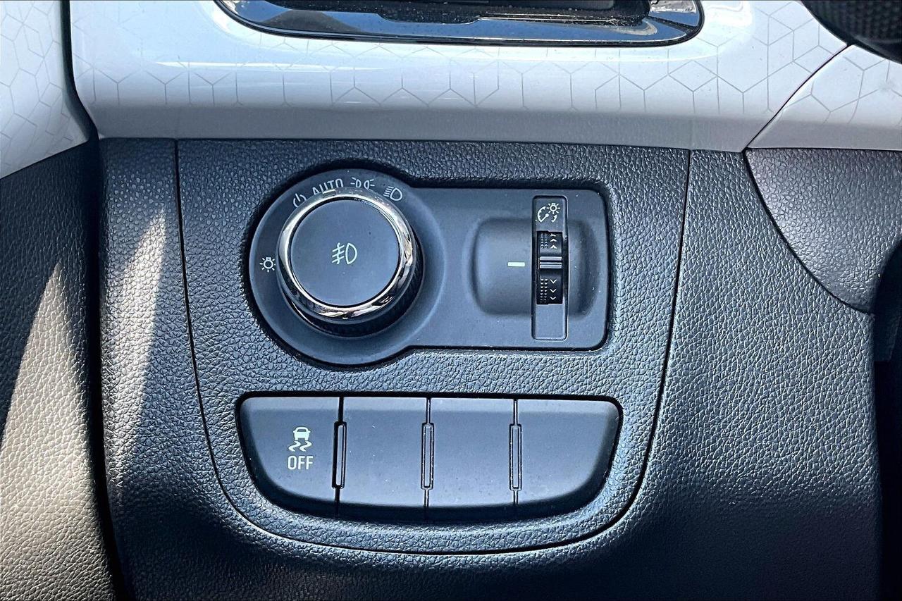 2017 Chevrolet Spark 1LT   NO ACCIDENT   CARPLAY/ANDROID   PARKING CAM Photo