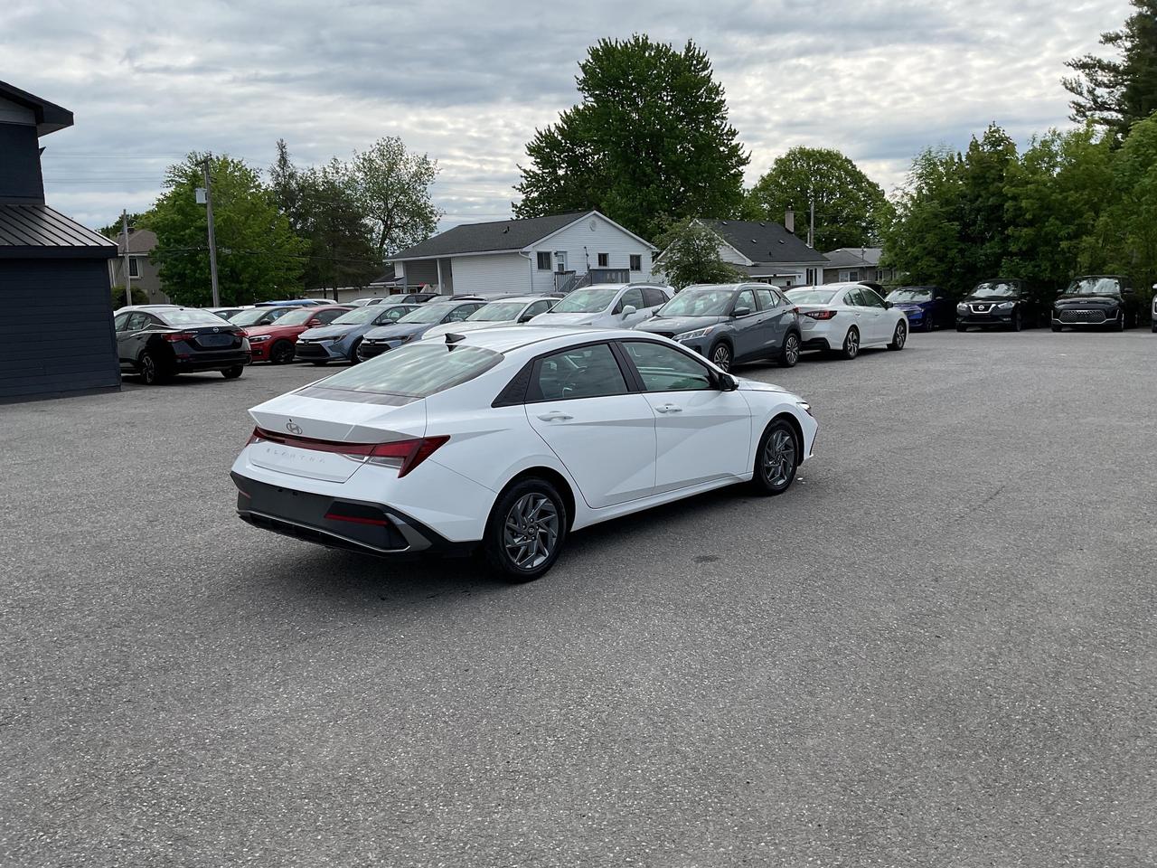 2025 Hyundai Elantra  Photo