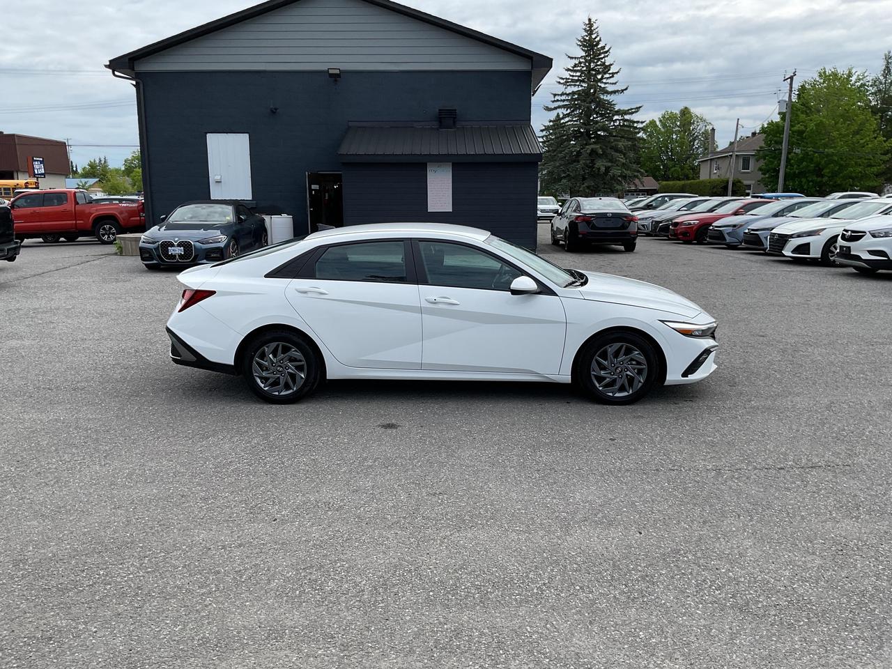 2025 Hyundai Elantra  Photo