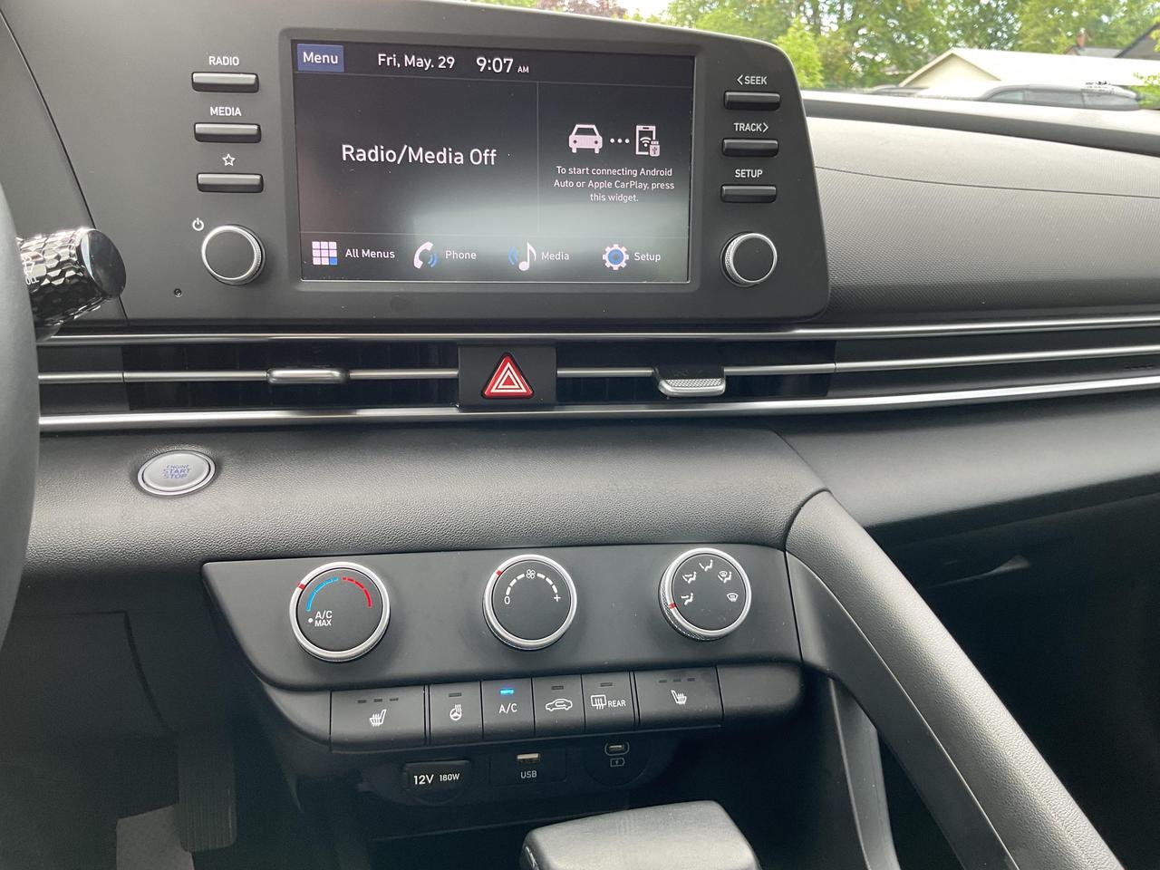 2025 Hyundai Elantra  Photo